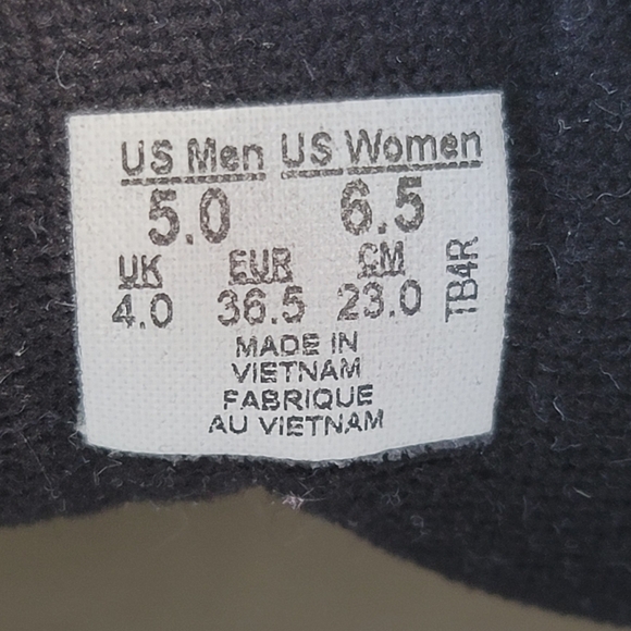 Vans Disney Sk8 Hicut Mickey & Friends Sneakers - Wmns Size 6.5 or 23cm - Picture 16 of 16